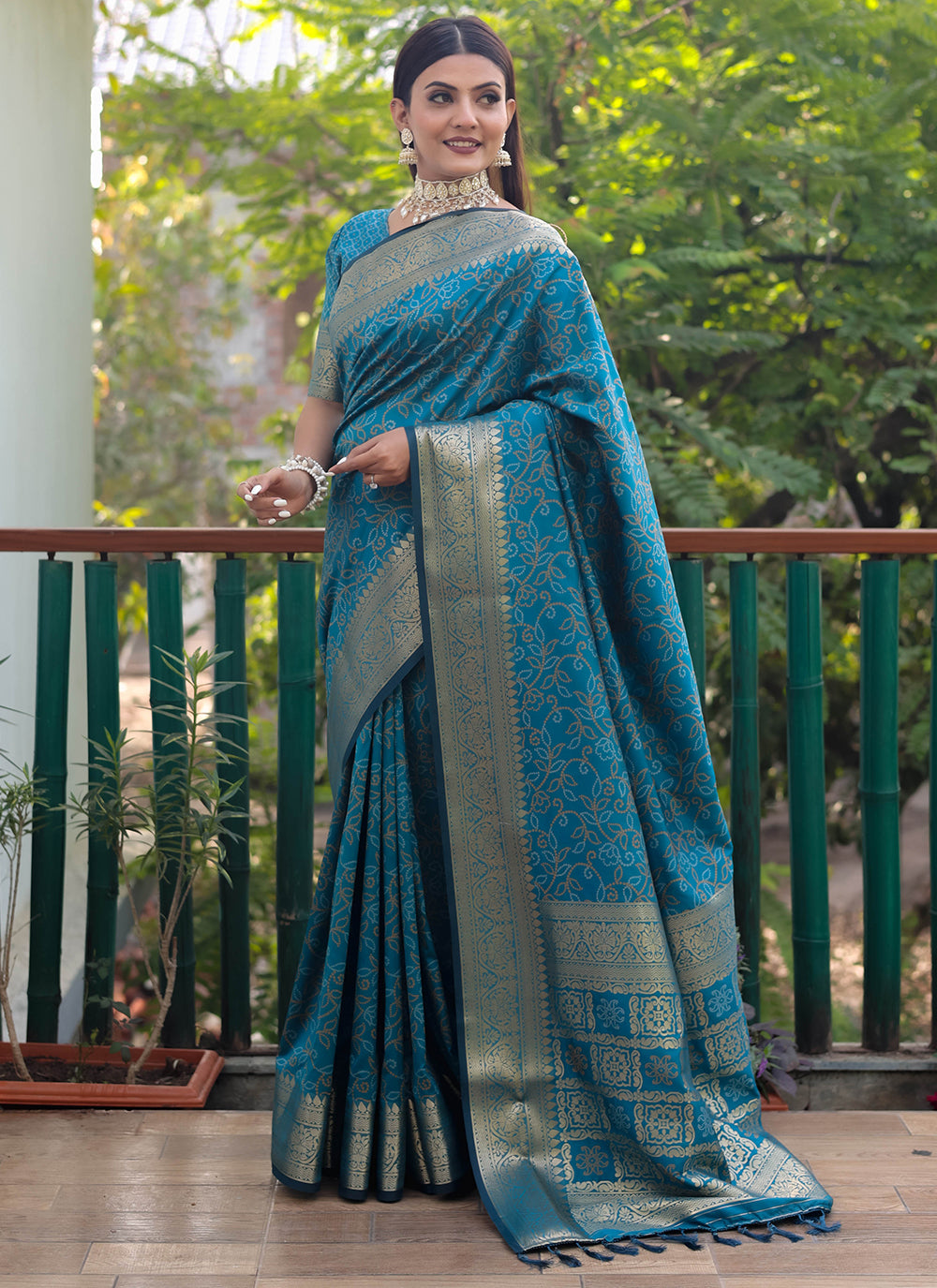 Contemporary Style Saree For Mehndi
