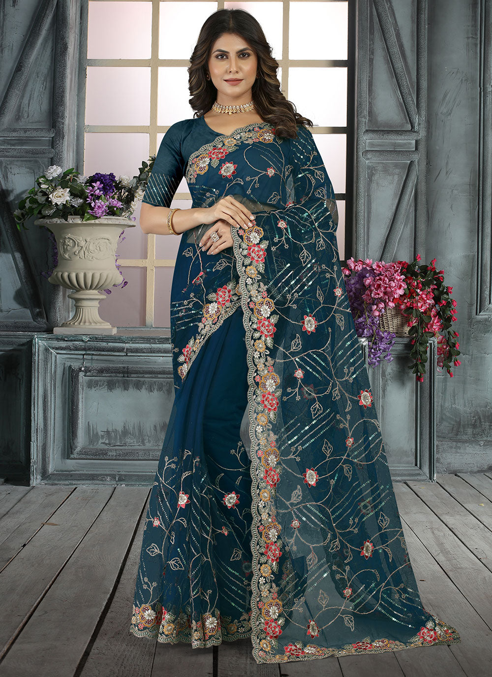 Trendy Saree In Embroidred Work