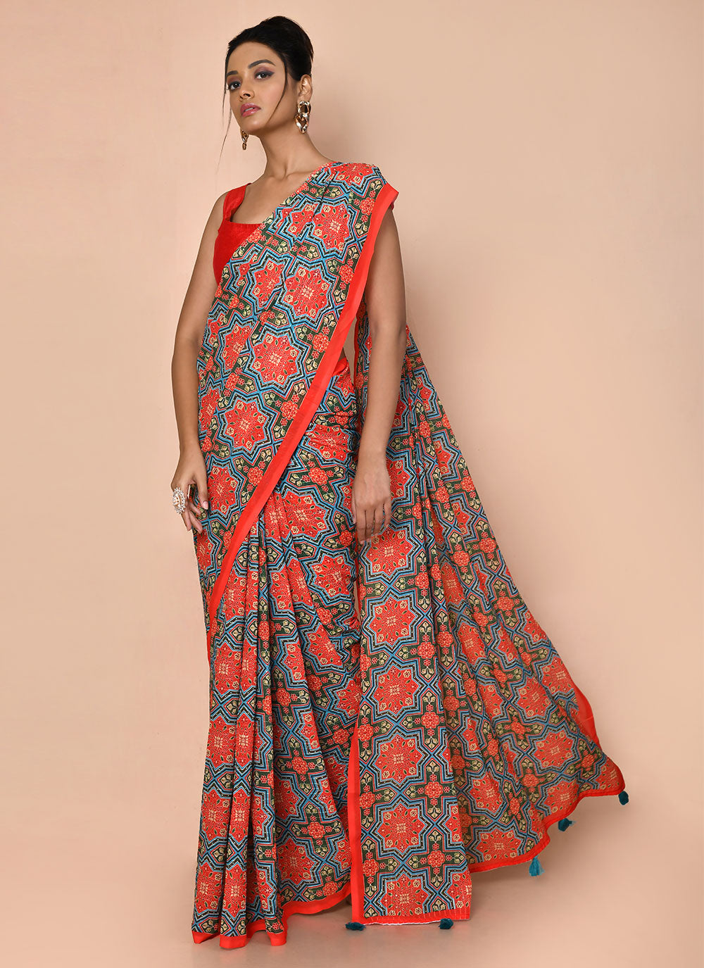 Printed Classic Saree For Engagement