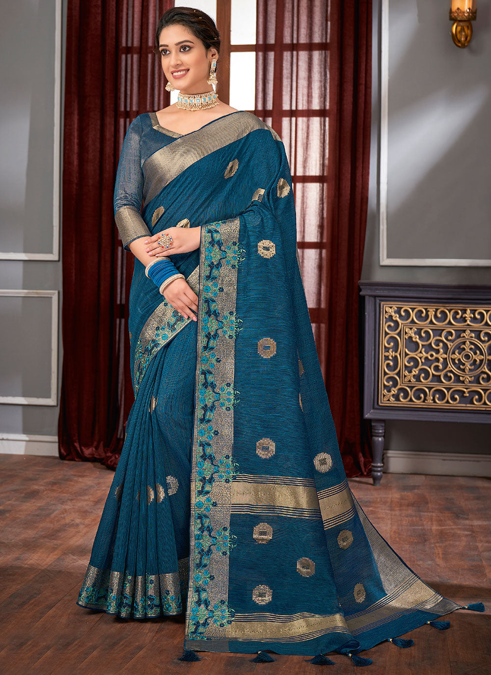 Border Classic Saree For Party