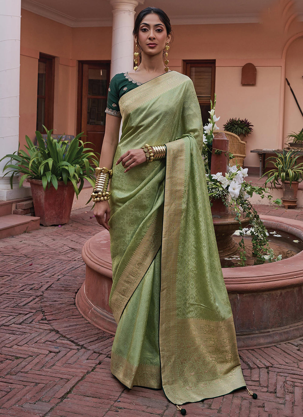 Riveting Green Viscose Trendy Saree With Weaving Work