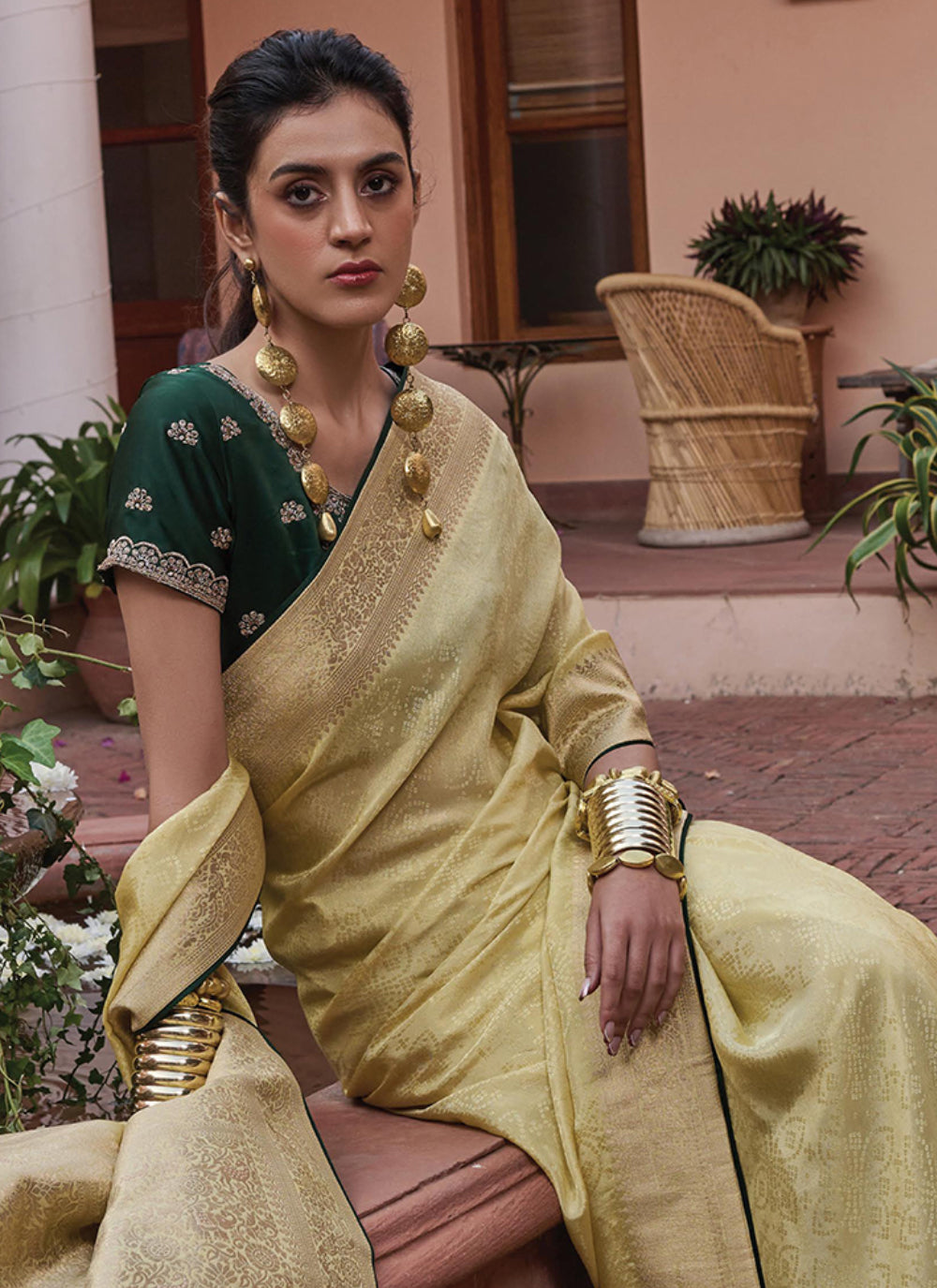 Green Viscose Contemporary Saree With Weaving Work For Ceremonial