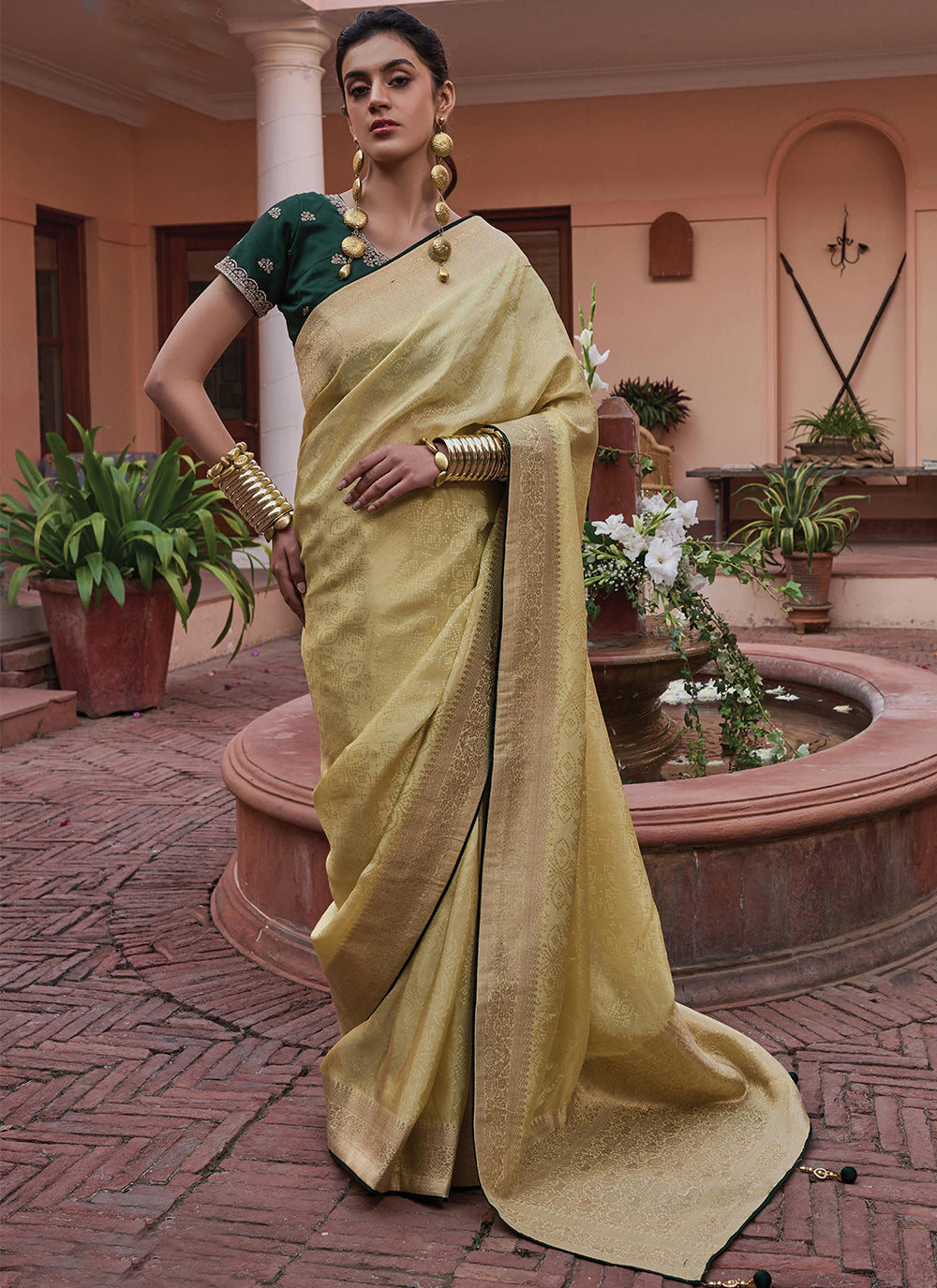 Green Viscose Contemporary Saree With Weaving Work For Ceremonial