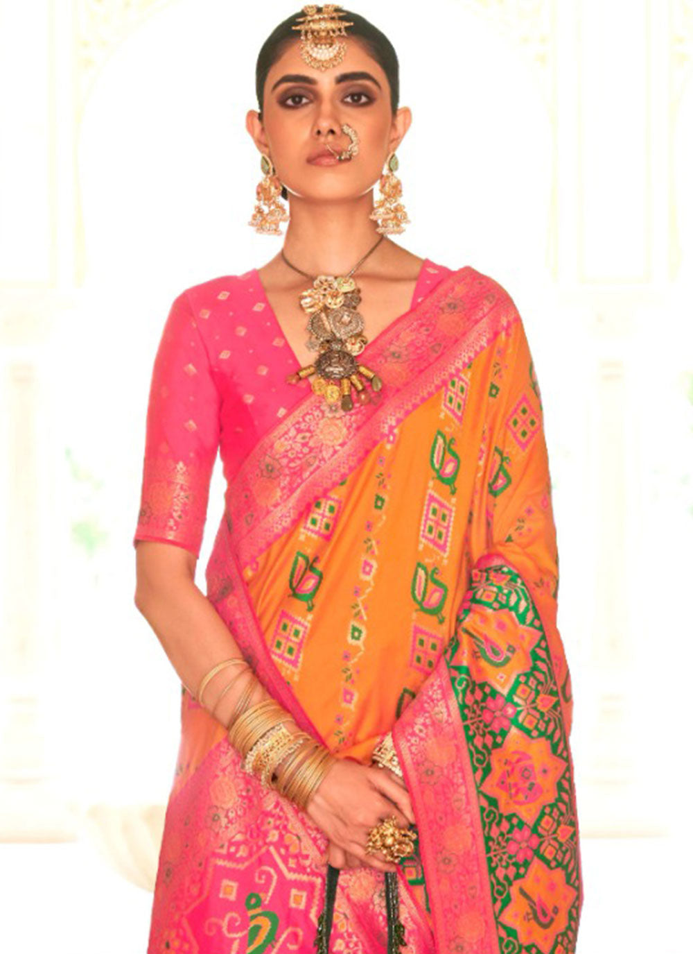 Banarasi Silk Classic Saree With Weaving And Zari Work
