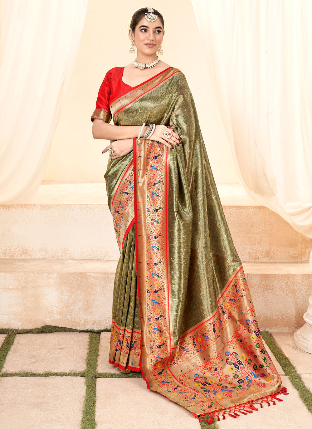 Handloom Silk Contemporary Saree In Green