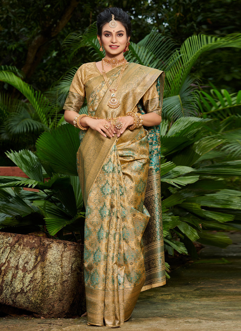 Designer Traditional Saree For Mehndi