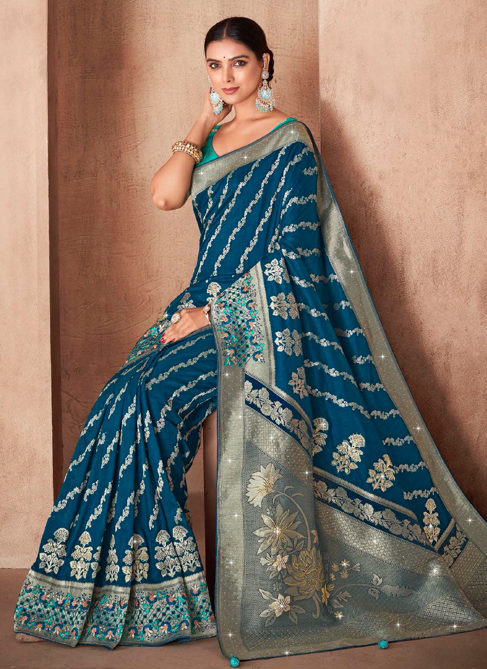 Silk Classic Saree In Teal For Women