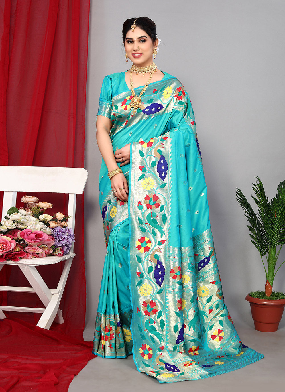 Weaving Traditional Saree In Turquoise