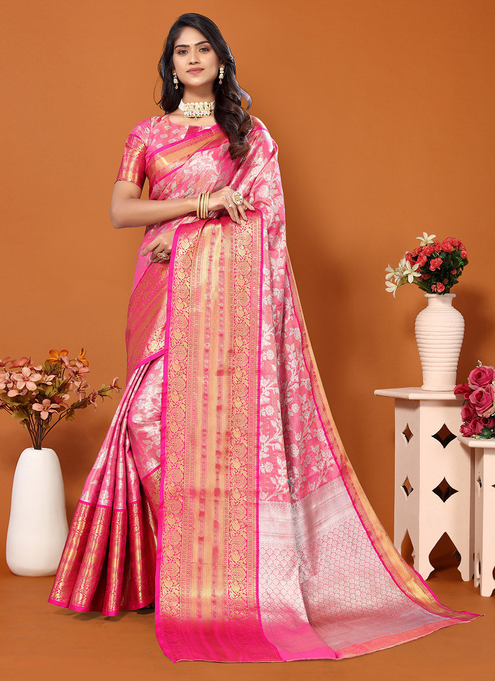 Weaving Trendy Saree For Party