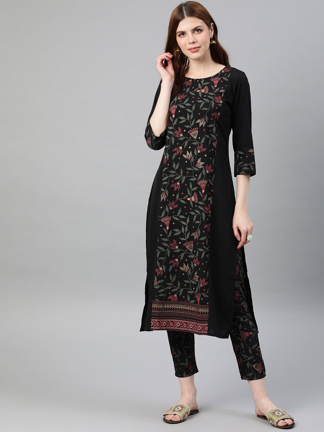 Mindhal Women's Black Colour Foil Print Straight Crepe Kurta With Pant / Salwar Suit Set
