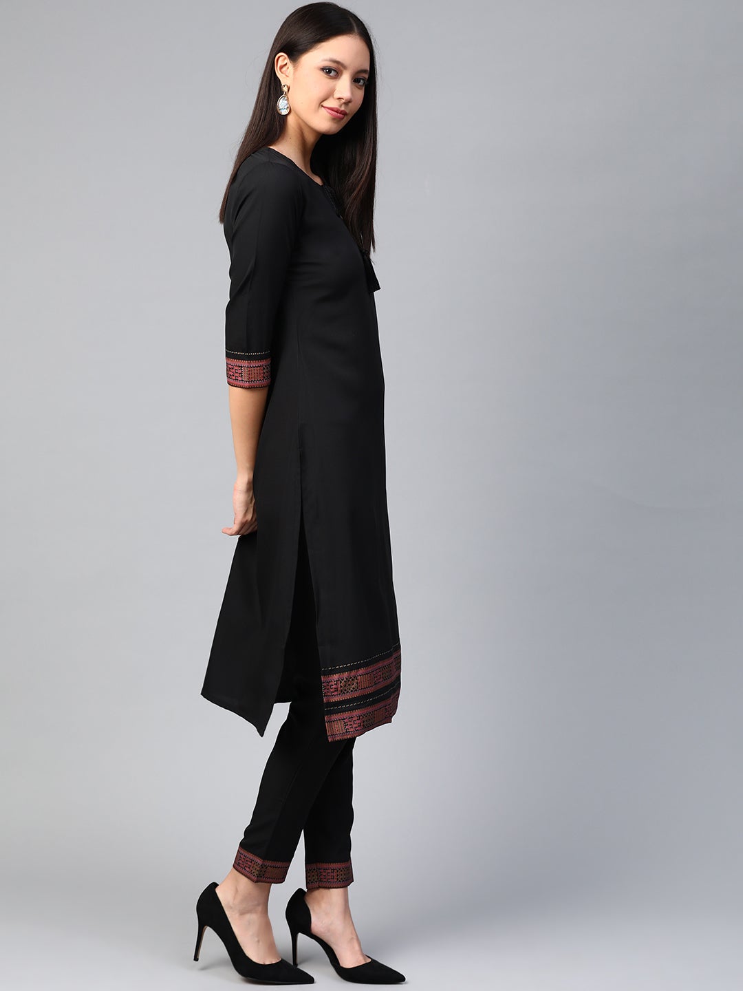 Mindhal Women's Black Colour Dyed Straight Crepe Kurta With Pant / Kurta Set