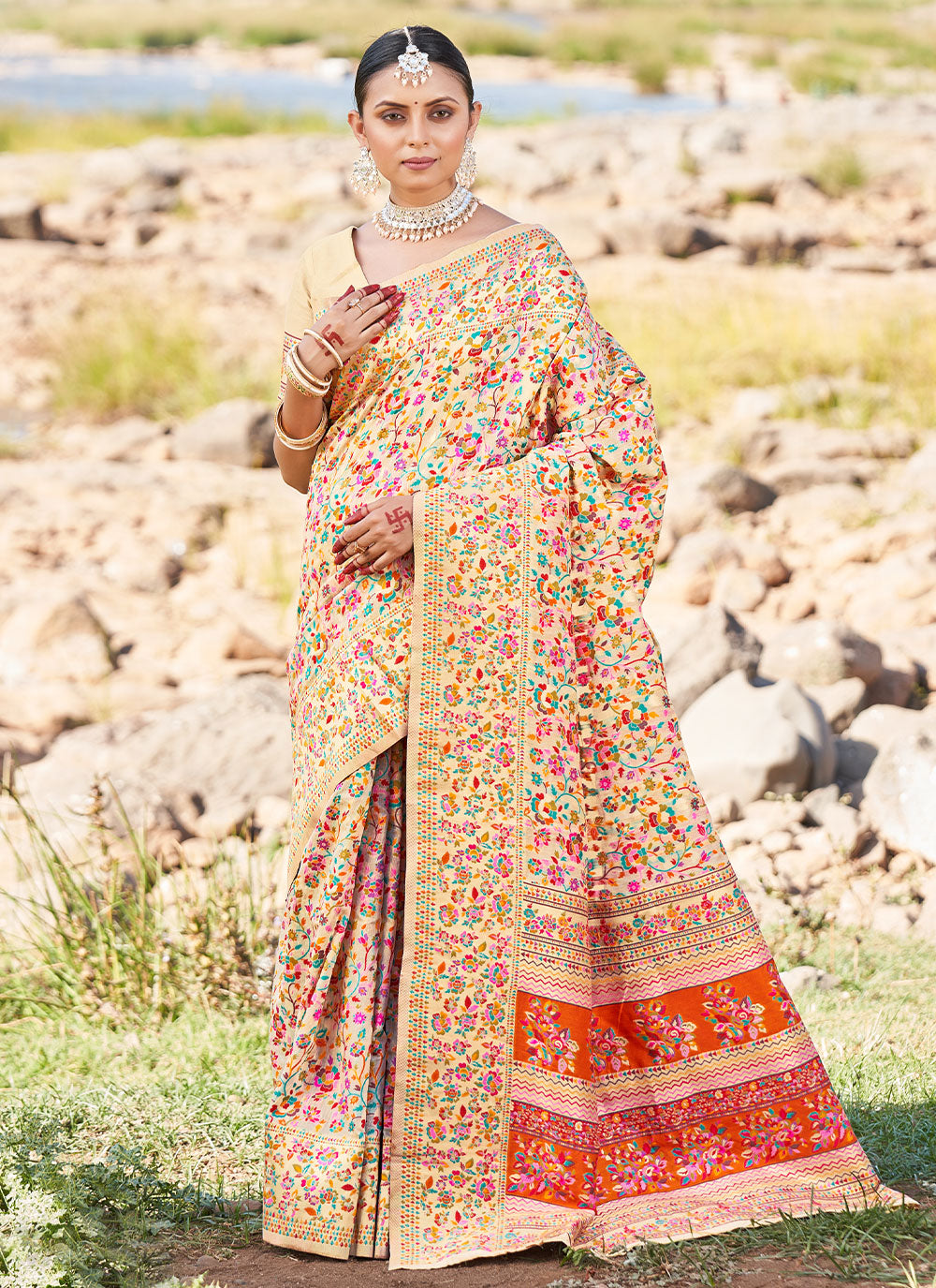 Classic Weaving Silk Saree in Cream