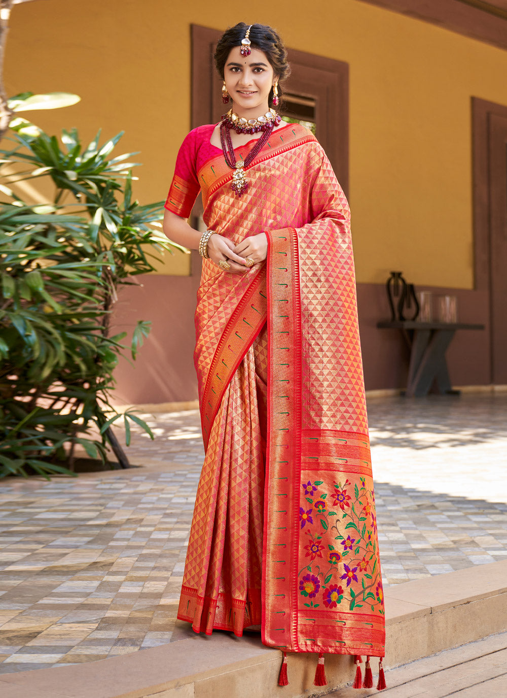 Weaving Silk Classic Designer Saree In Pink